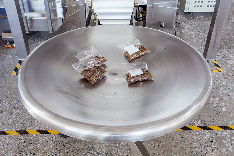 Automatic Dry Fruit Packing Machine | Raisin Vertical Pouch Packaging Machine